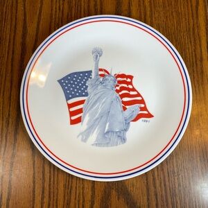 Corelle by Corning 1991 Statue of Liberty American Flag Dinner Plate 10.25”